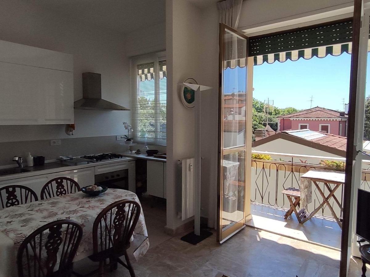 Intero Appartamento - A Soli 50 M Dal Mare Viareggio Bagian luar foto